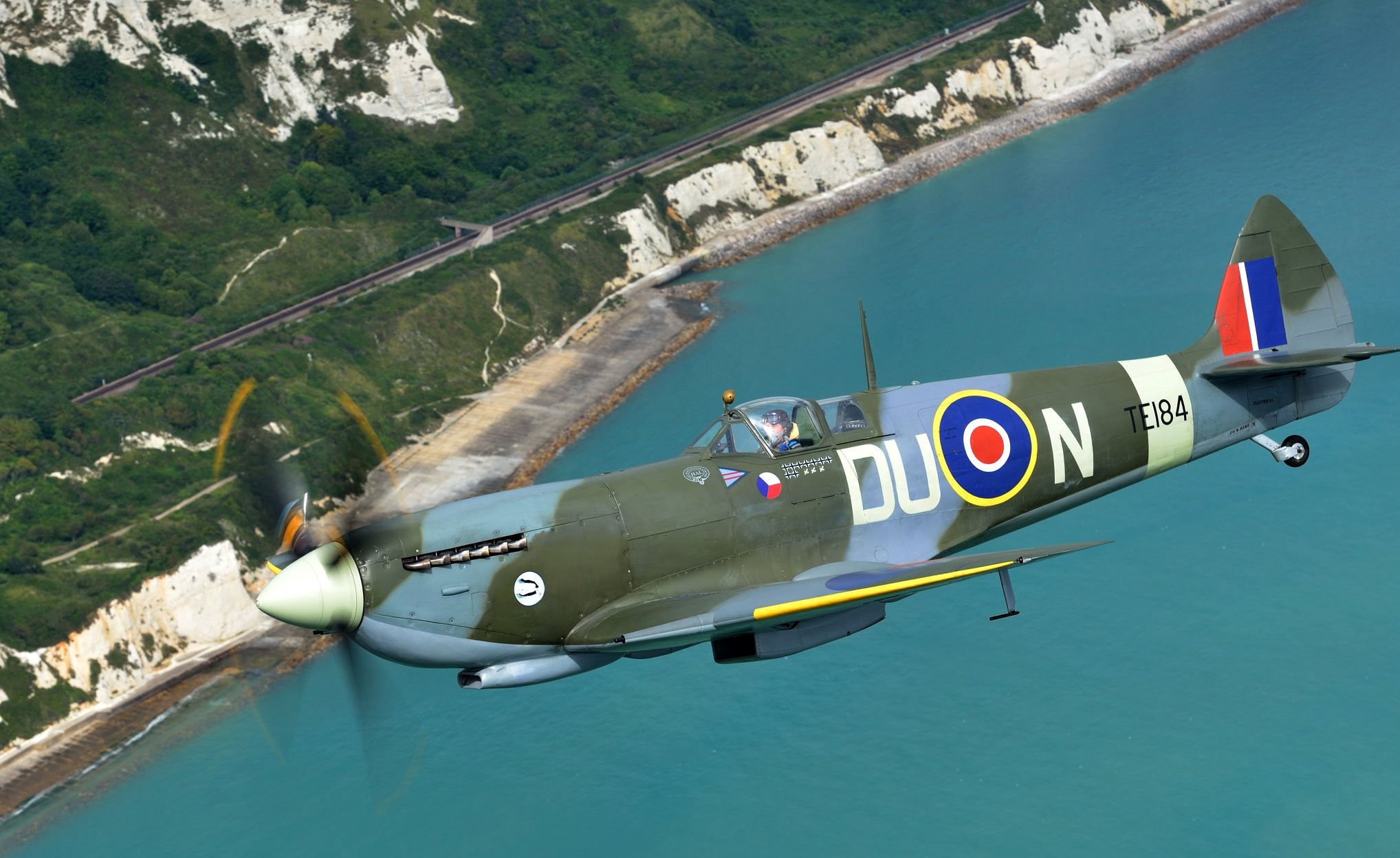 Spitfire XVIe TE184